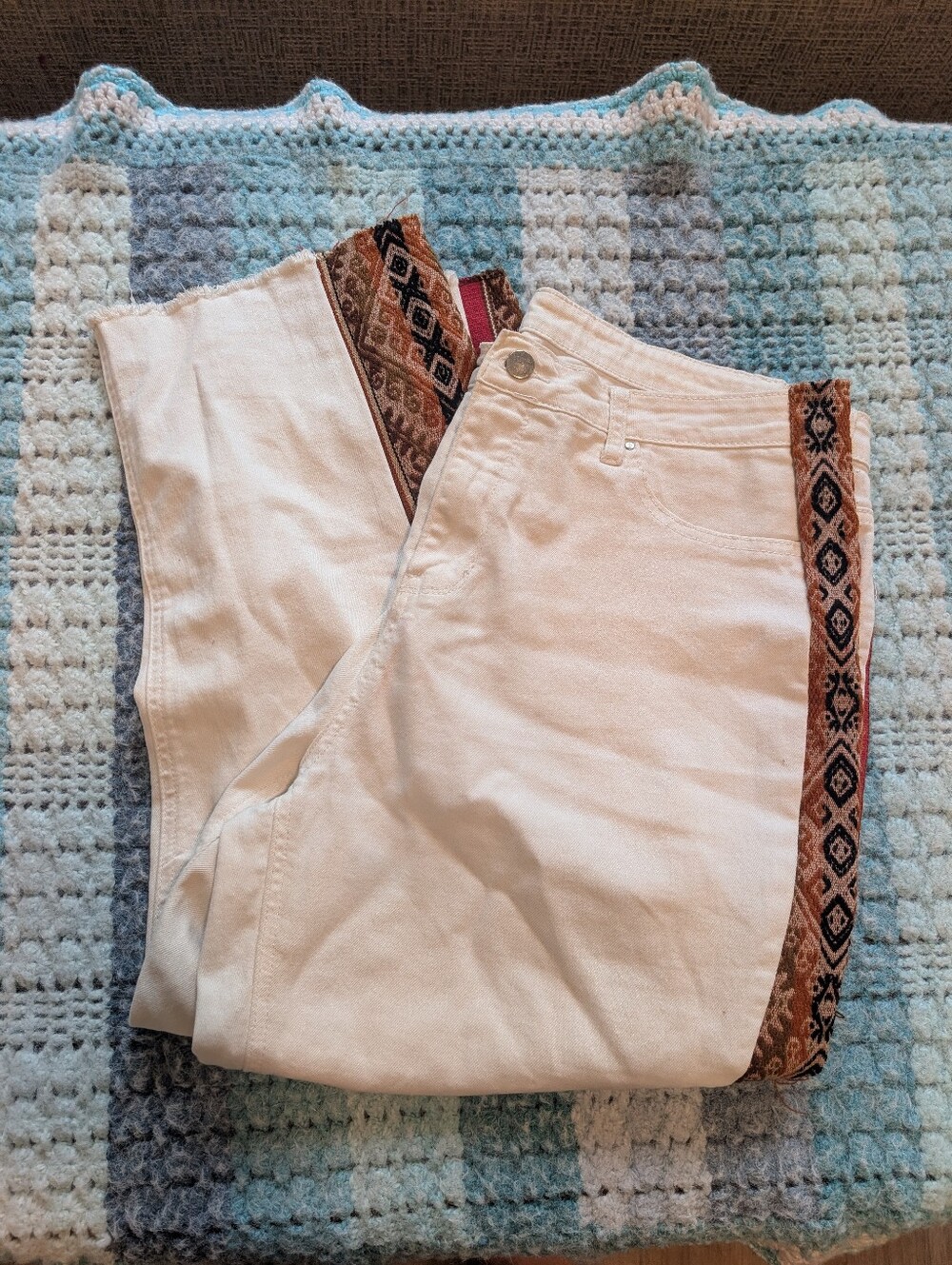 Brazilian Indian Emporium Women’s Cream Jeans with Embroidered Side Trim Sz‎ 44